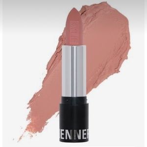 Kylie Jenner- Lipstick π August